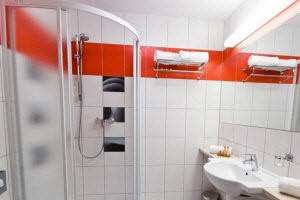 POZNANSKI viesnīcas Polijā Poznaņ apartamenti restorānu pasākumi
