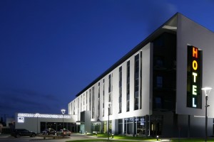 POZNANSKI viesnīcas Polijā Poznaņ apartamenti restorānu pasākumi
