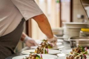 POZNANSKI viesnīcas Polijā Poznaņ apartamenti restorānu pasākumi